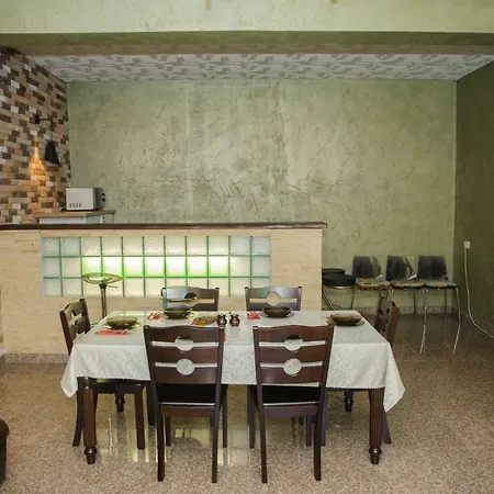 Vila Simeon Moeciu Гостьовий будинок Брашов